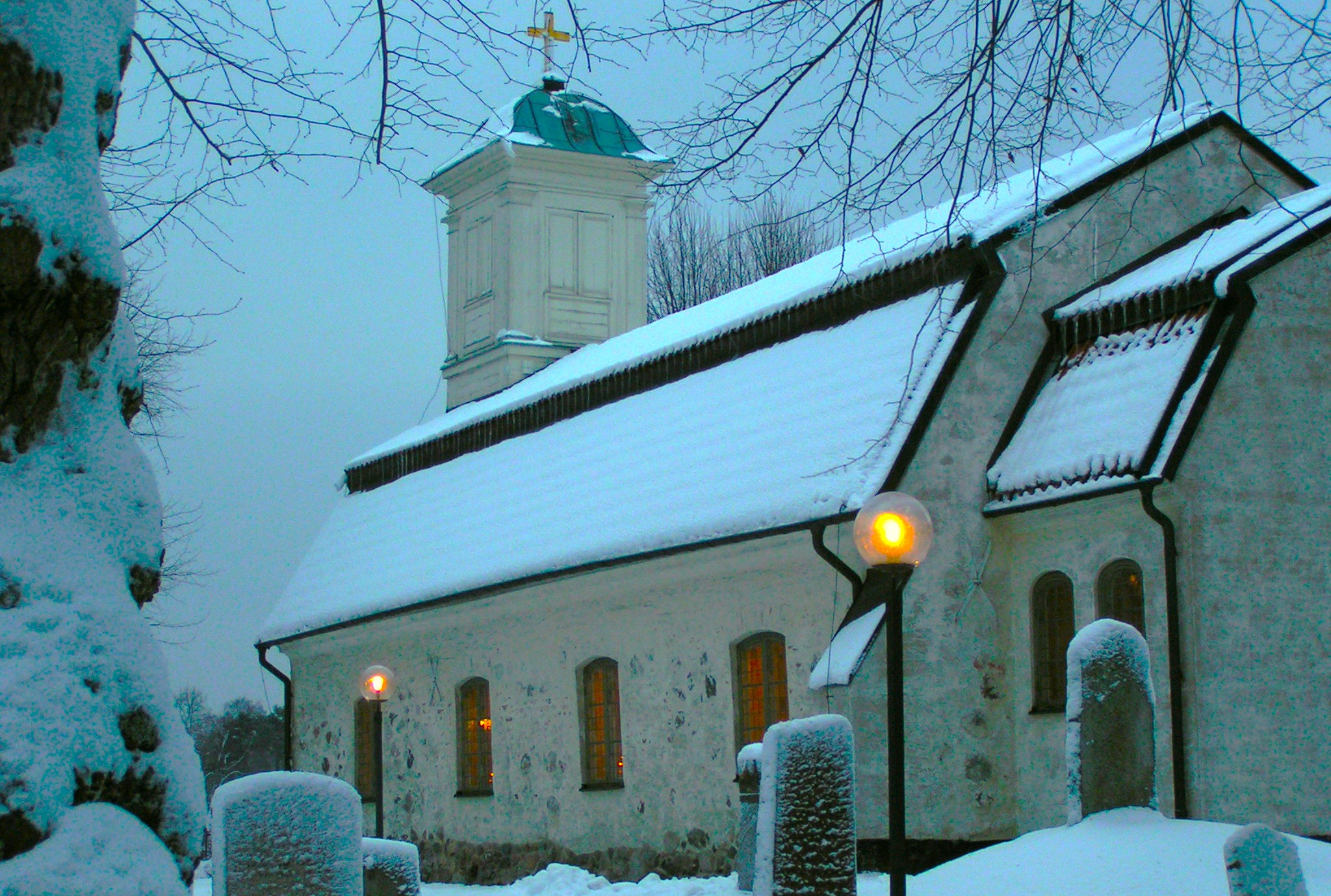 Lidingö kyrka, på den tiden när det var snö. Arkivbild. 27 december 2025.