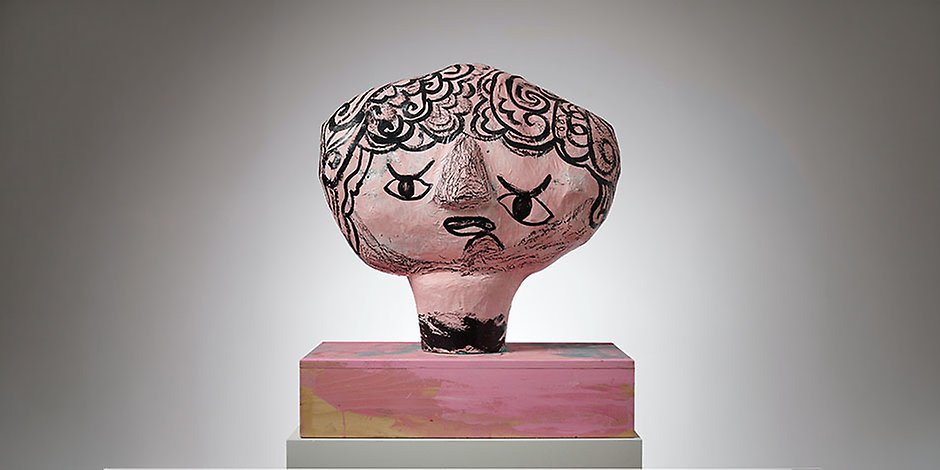 Oil pastel acrylic paint silver metal leaf and paper mache Work. Foto: Anders Sune Berg